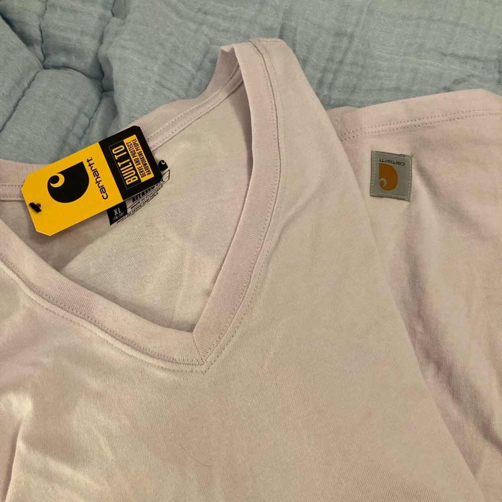 New! lilac Carhartt v neck Tshirt- super soft